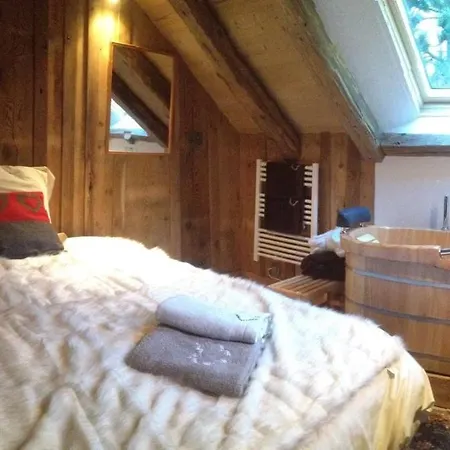 Small Traditional Chalet Near Chalet